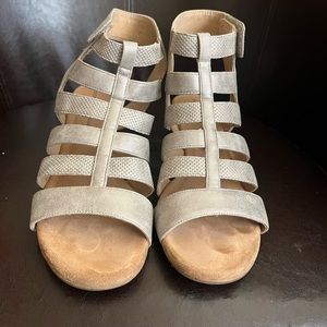 Gladiator sandal metallic gray.